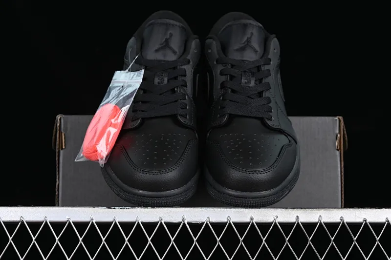 All categories Air Jordan Jordan series basketball shoes Air Jordan 1 Low Z version Air Jordan 1 Low AJ1 Joe 1 black and gray low-top cultural casual sneakers 553558-091